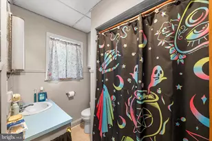 407 Holstein St, Bridgeport, PA 19405 - Photo 10