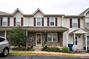 4258 Red Oak Ct, Collegeville, PA 19426 - Photo 2