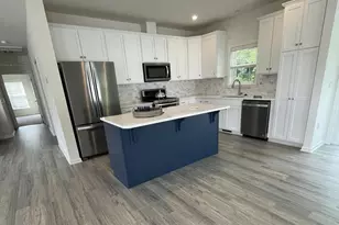 649 Blue Bell Springs Dr, Blue Bell, PA 19422 - Photo 2