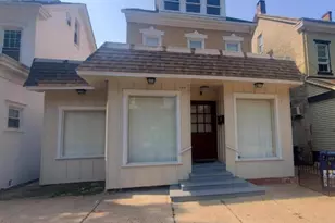 866 E High St, Pottstown, PA 19464 - Photo 2