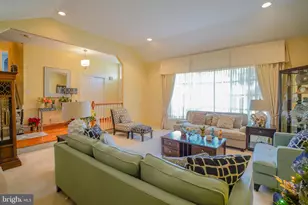 245 Barclay Cir, Cheltenham, PA 19012 - Photo 10