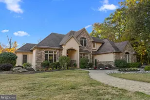 681 Kingswood Vale, Perkiomenville, PA 18074 - Photo 2