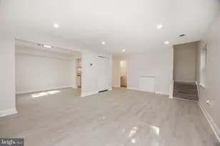 8 Sawmill Run, Norristown, PA 19401 - Photo 4