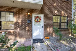 8 Sawmill Run, Norristown, PA 19401 - Photo 2