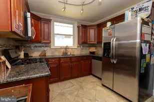 2937 Keenwood Rd, Norristown, PA 19403 - Photo 10