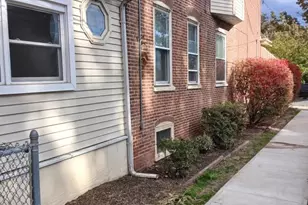 393 N York St, Pottstown, PA 19464 - Photo 2