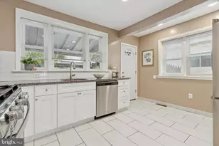 29 W 2nd St, Bridgeport, PA 19405 - Photo 10