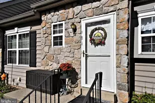 984 Independence Ln, Lansdale, PA 19446 - Photo 2