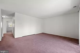 424 Meadowview Ln, Mont Clare, PA 19453 - Photo 8