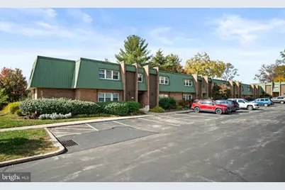 424 Meadowview Lane #424, Mont Clare, PA 19453 - Photo 2