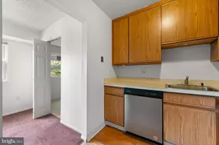 424 Meadowview Ln, Mont Clare, PA 19453 - Photo 14