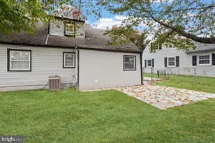 214 Oxford Cir, Norristown, PA 19403 - Photo 10