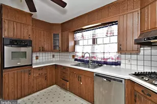 145 Colonial, Norristown, PA 19403 - Photo 16