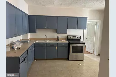 526 N Charlotte Street, Pottstown, PA 19464 - Photo 2