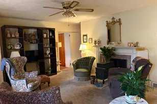 1026 Elmwood Dr, Pottstown, PA 19464 - Photo 2