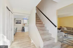 212 Hampton Cir, Gilbertsville, PA 19525 - Photo 4