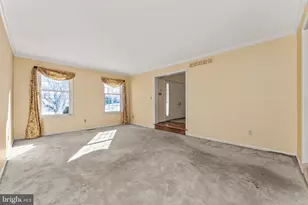 2220 Locust Dr, Lansdale, PA 19446 - Photo 8