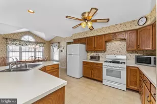 2220 Locust Dr, Lansdale, PA 19446 - Photo 16