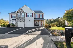 934 Heritage Dr, Norristown, PA 19403 - Photo 2