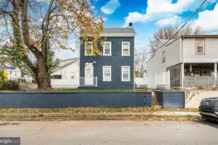 703 Walnut St, Pottstown, PA 19464 - Photo 1