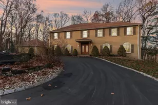 400 Highview Dr, Wayne, PA 19087 - Photo 2