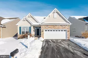 4335 Meadowridge Ln, Collegeville, PA 19426 - Photo 2