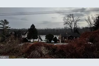 176 Riversedge, Norristown, PA 19403 - Photo 2