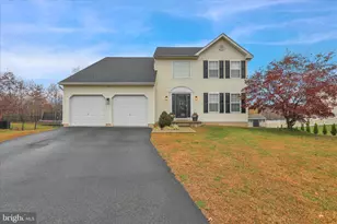 910 Clover Ln, Gilbertsville, PA 19525 - Photo 1