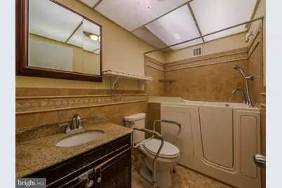 1001 City Avenue #EE-927, Wynnewood, PA 19096 - Photo 16