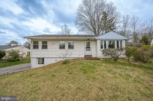 437 Meadowcroft Rd, Wayne, PA 19087 - Photo 1