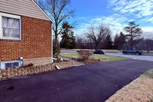 106 Bonnet Ln, Hatboro, PA 19040 - Photo 4