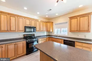 709 Green St, Bridgeport, PA 19405 - Photo 12