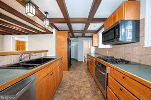 625 Chelten Hills Dr, Elkins Park, PA 19027 - Photo 18