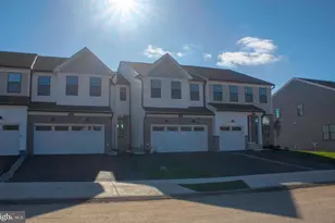 355 Aspen Wy, King of Prussia, PA 19406 - Photo 2