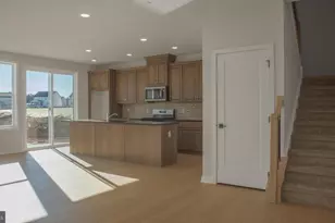 355 Aspen Wy, King of Prussia, PA 19406 - Photo 4