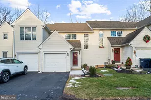 278 Elm Ct, North Wales, PA 19454 - Photo 2