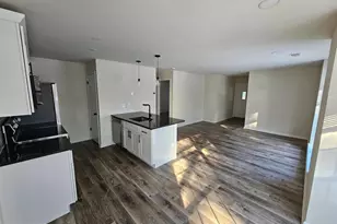 401 Foxcroft Cir, Royersford, PA 19468 - Photo 8