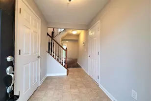 111 Susan Cir, North Wales, PA 19454 - Photo 2