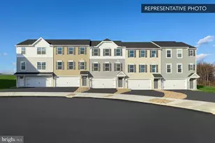 728 Fawn Wy, Pennsburg, PA 18073 - Photo 1