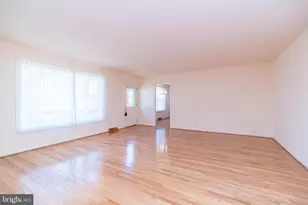 7 Vera Ln, Conshohocken, PA 19428 - Photo 18