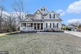 2105 Devon Ln, Pennsburg, PA 18073 - Photo 2