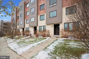 807 Lakeview Ct, King of Prussia, PA 19406 - Photo 2