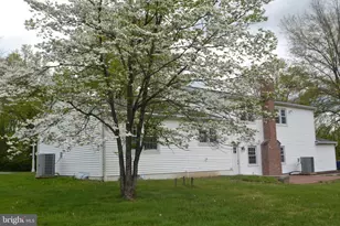 1436 E Lamplighter Ln, North Wales, PA 19454 - Photo 2