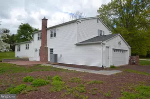 1436 E Lamplighter Ln, North Wales, PA 19454 - Photo 4