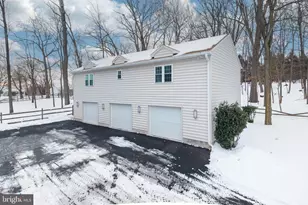 2104 Squirrel Hill Rd, Schwenksville, PA 19473 - Photo 10