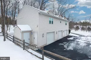 2104 Squirrel Hill Rd, Schwenksville, PA 19473 - Photo 10