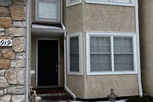 919 Jamie Ct, Blue Bell, PA 19422 - Photo 2