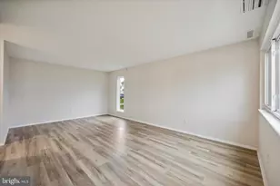 108 Continental Dr, Harleysville, PA 19438 - Photo 2