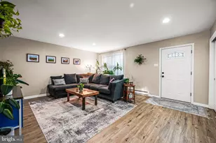 583 Manatawny St, Pottstown, PA 19464 - Photo 2