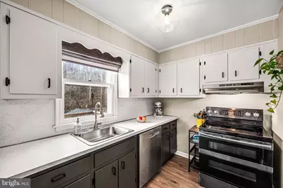 583 Manatawny Street, Pottstown, PA 19464 - Photo 6